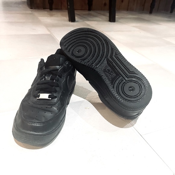 Nike Air Force 1’s - Picture 2 of 2